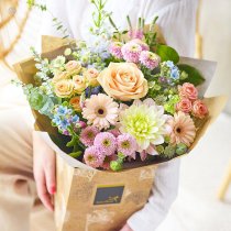 Gorgeous Classic Summer Bouquet Code: HHTU2 | National delivery and local delivery or collect from our shop